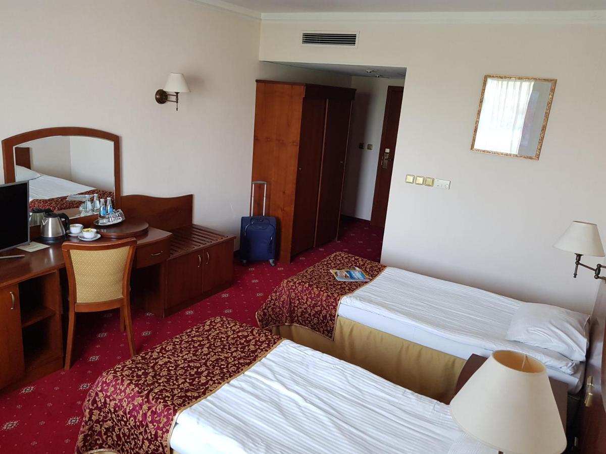 קרקוב Hotel Sympozjum & Spa מראה חיצוני תמונה