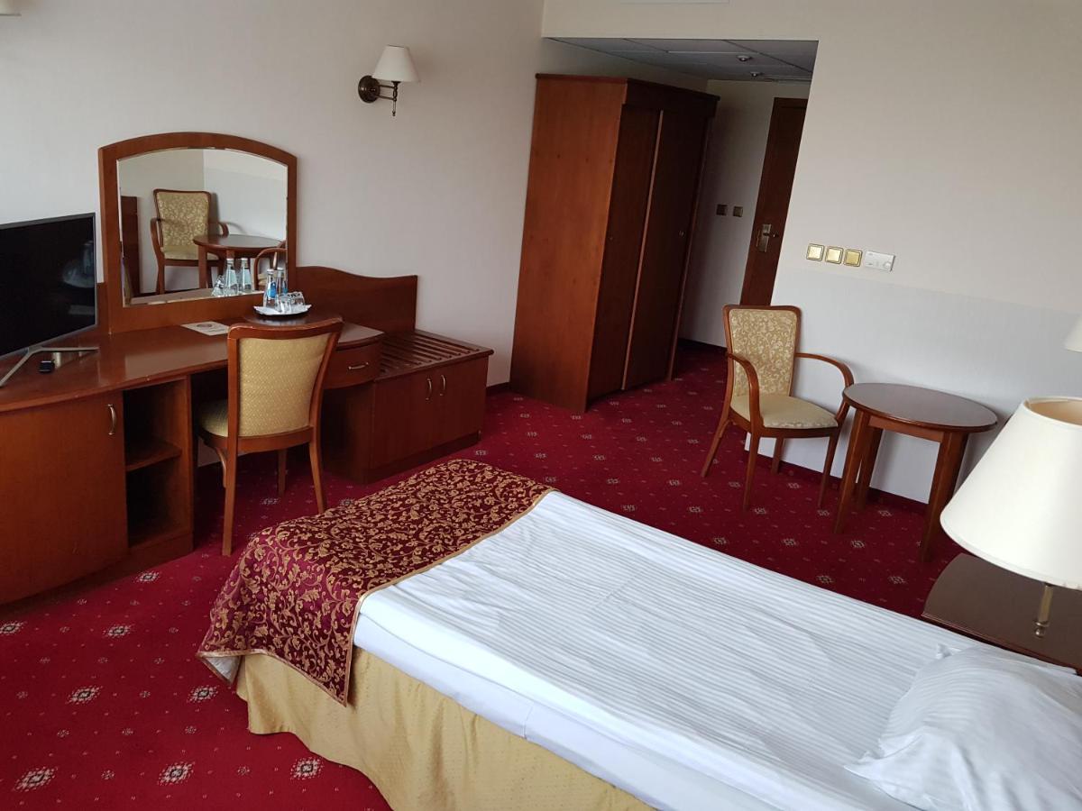 קרקוב Hotel Sympozjum & Spa מראה חיצוני תמונה