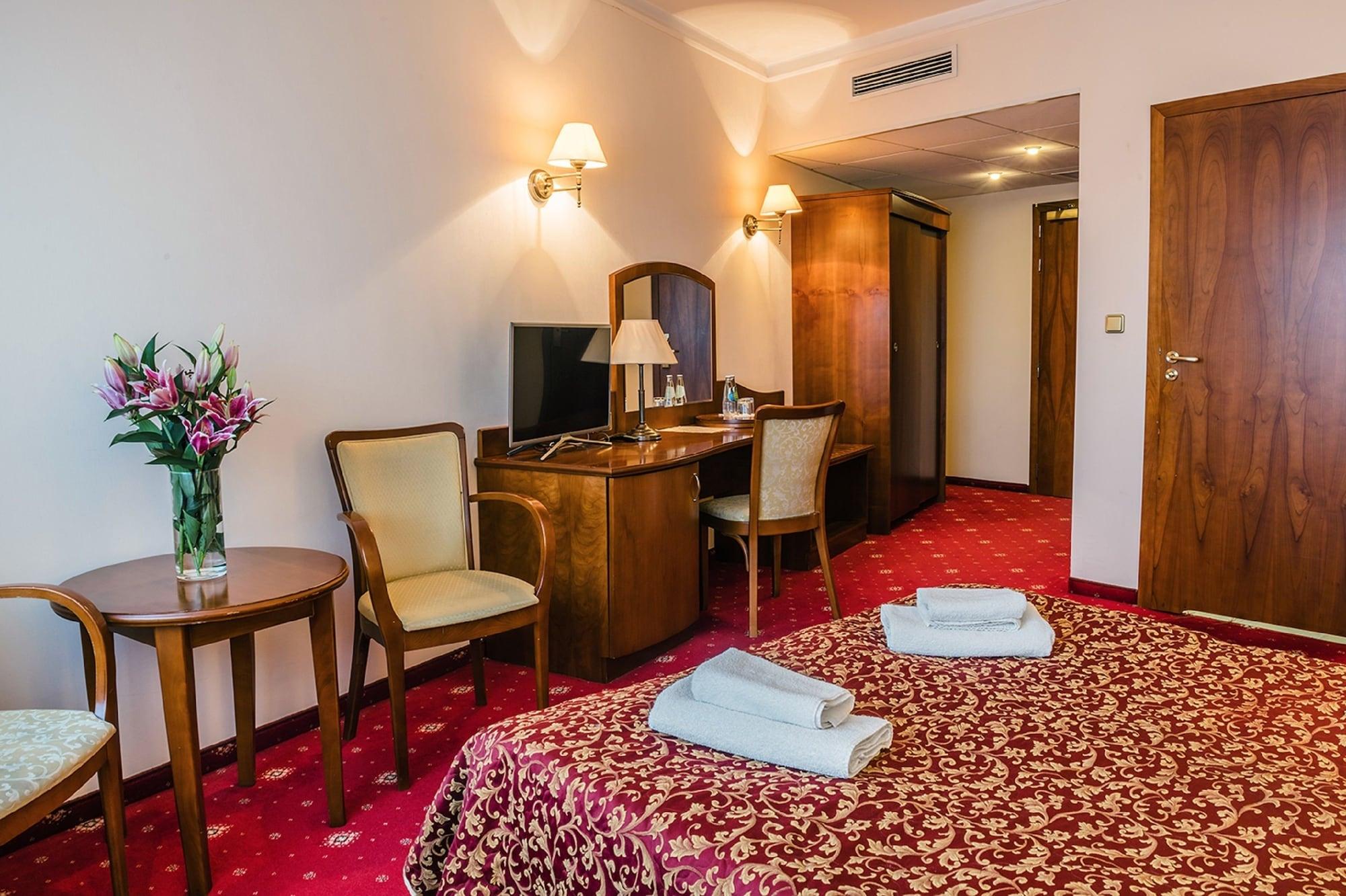 קרקוב Hotel Sympozjum & Spa מראה חיצוני תמונה